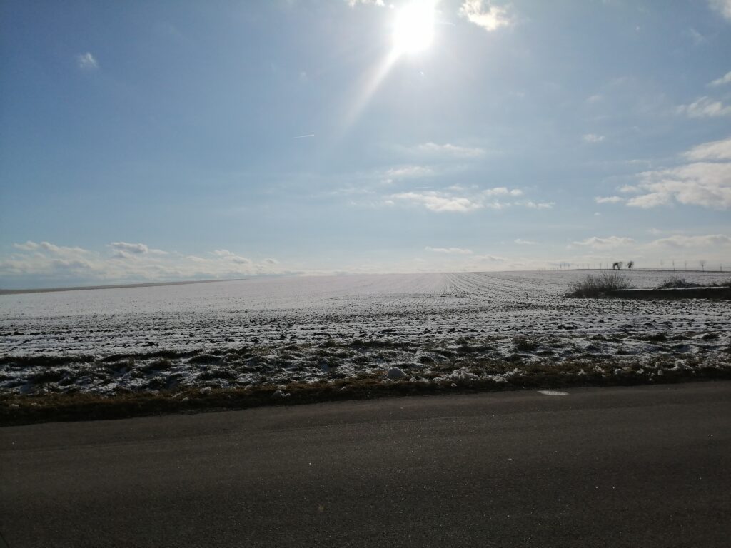 Reise nach Tschechien am 15.2.2025 in die Familien City, nach Satov, nach Retz, Einkaufen in Albert Hypermarket. Bewegung machen und Spass haben im Schnee.