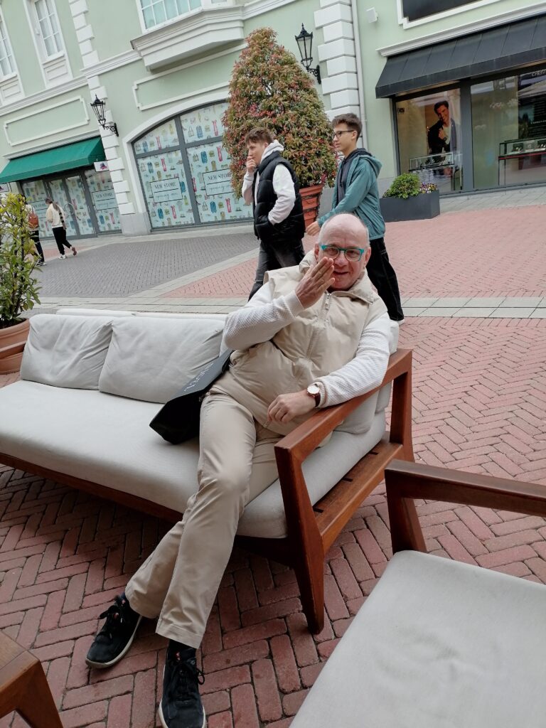 Kurze Ruhepause im Outlet Center